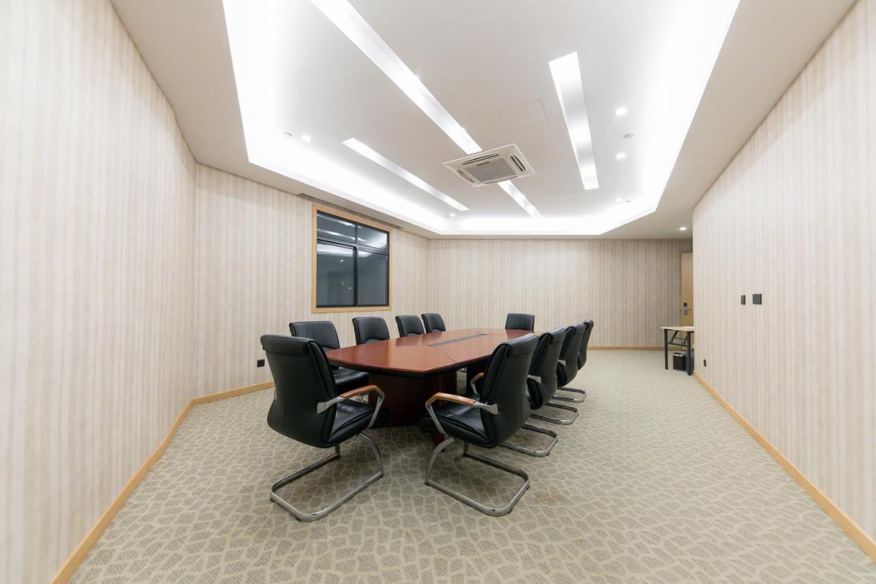 Ji Hotel Shanghai Zhangjiang Екстер'єр фото